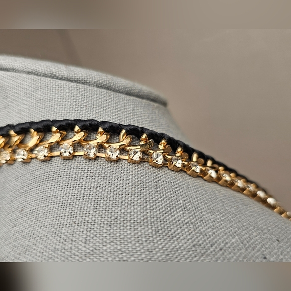 [GUESS] Gold Tone Multi-Color Stones Collar Statement Necklace - Picture 7 of 16